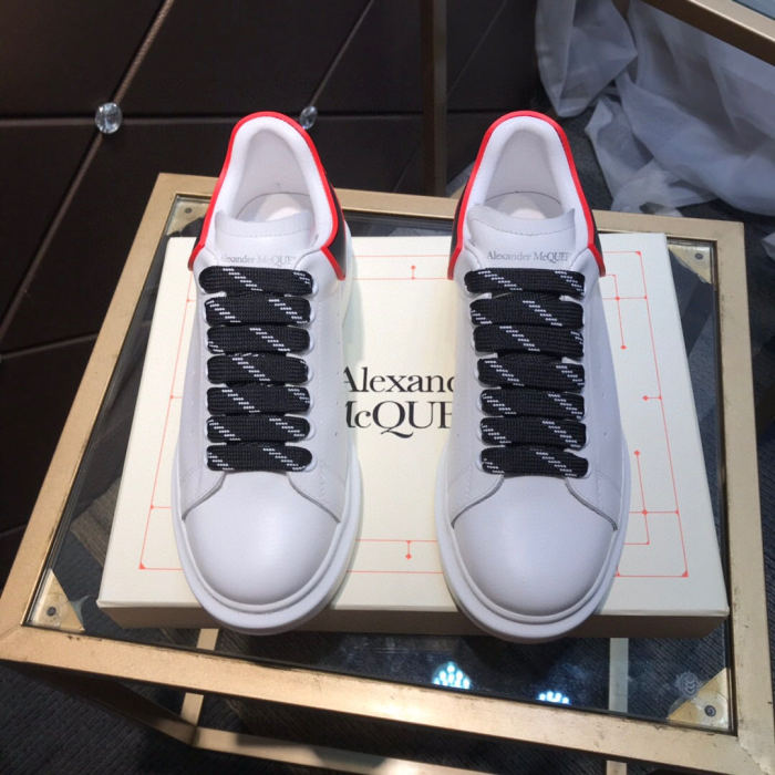 Alexander McQueen Womens Mens Shoes Fashion Sneakers Unisex Design Luxury Brand Oversized Sneaker with Box