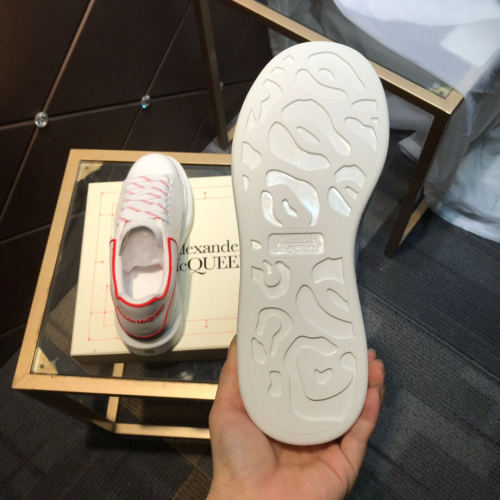 Alexander McQueen Womens Mens Shoes Fashion Sneakers Unisex Design Luxury Brand Oversized Sneaker with Box