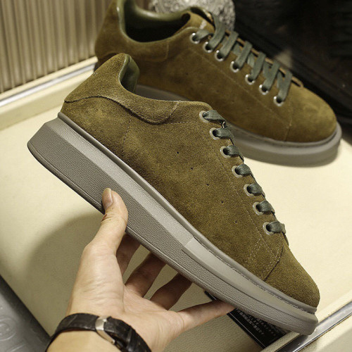 Alexander McQueen Womens Mens Shoes Fashion Sneakers Unisex Design Luxury Brand Oversized Sneaker with Box