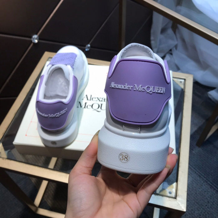 Alexander McQueen Womens Mens Shoes Fashion Sneakers Unisex Design Luxury Brand Oversized Sneaker with Box
