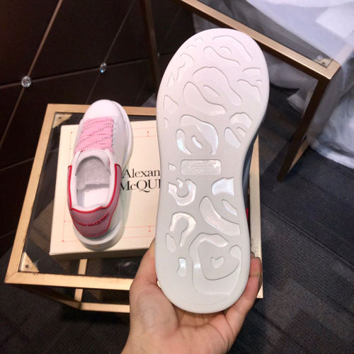 Alexander McQueen Womens Mens Shoes Fashion Sneakers Unisex Design Luxury Brand Oversized Sneaker with Box
