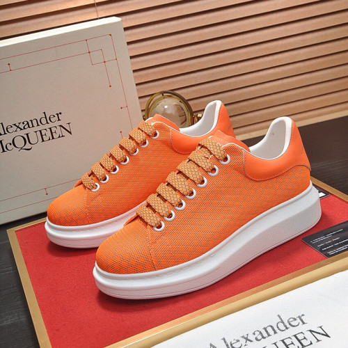 Alexander McQueen Womens Mens Shoes Fashion Sneakers Unisex Design Luxury Brand Oversized Sneaker with Box