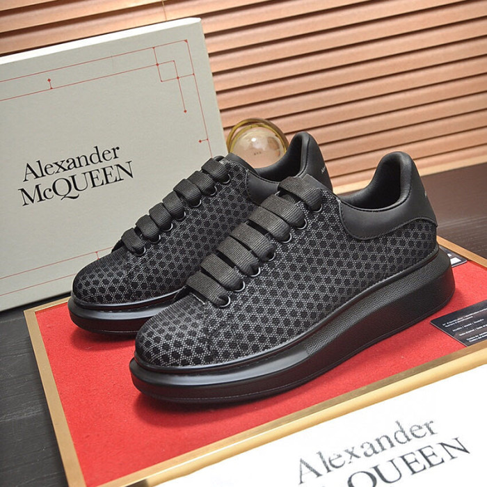 Alexander McQueen Womens Mens Shoes Fashion Sneakers Unisex Design Luxury Brand Oversized Sneaker with Box