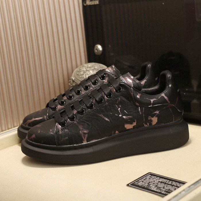 Alexander McQueen Womens Mens Shoes Fashion Sneakers Unisex Design Luxury Brand Oversized Sneaker with Box