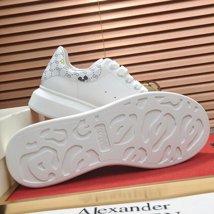 Alexander McQueen Womens Mens Shoes Fashion Sneakers Unisex Design Luxury Brand Oversized Sneaker with Box