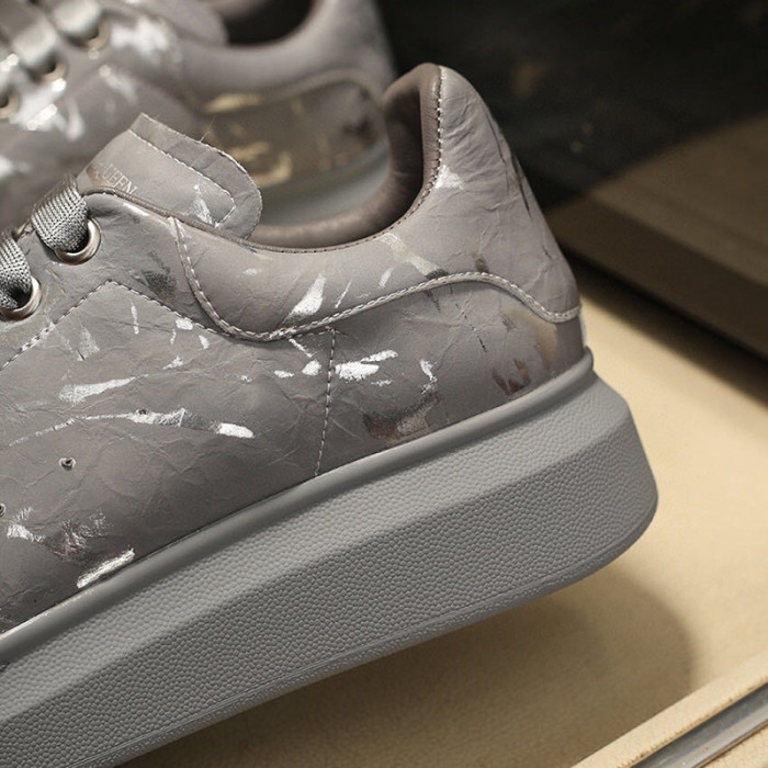 Alexander McQueen Womens Mens Shoes Fashion Sneakers Unisex Design Luxury Brand Oversized Sneaker with Box