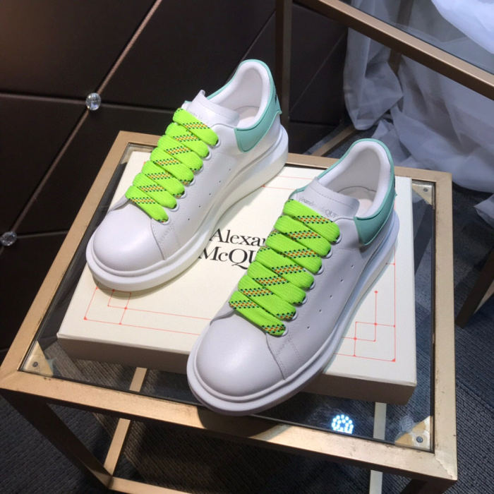 Alexander McQueen Womens Mens Shoes Fashion Sneakers Unisex Design Luxury Brand Oversized Sneaker with Box
