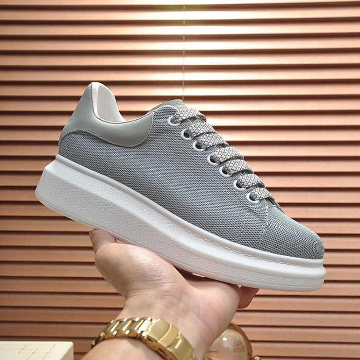 Alexander McQueen Womens Mens Shoes Fashion Sneakers Unisex Design Luxury Brand Oversized Sneaker with Box
