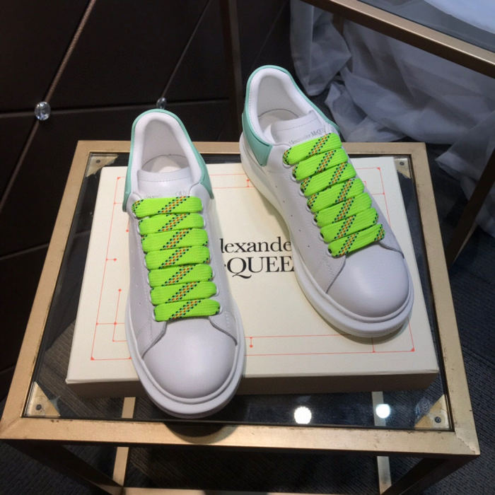 Alexander McQueen Womens Mens Shoes Fashion Sneakers Unisex Design Luxury Brand Oversized Sneaker with Box