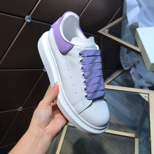 Alexander McQueen Womens Mens Shoes Fashion Sneakers Unisex Design Luxury Brand Oversized Sneaker with Box