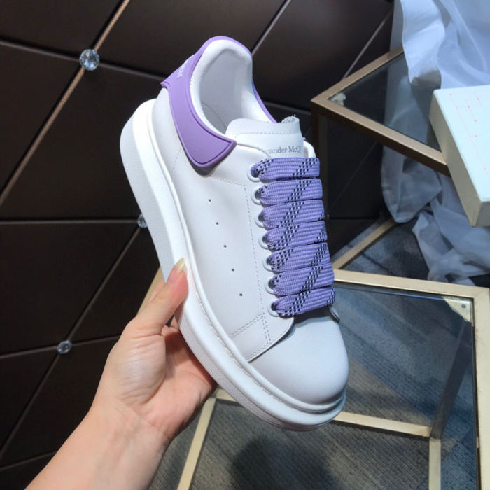 Alexander McQueen Womens Mens Shoes Fashion Sneakers Unisex Design Luxury Brand Oversized Sneaker with Box