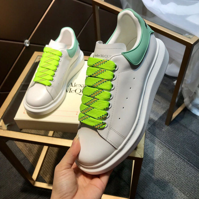 Alexander McQueen Womens Mens Shoes Fashion Sneakers Unisex Design Luxury Brand Oversized Sneaker with Box