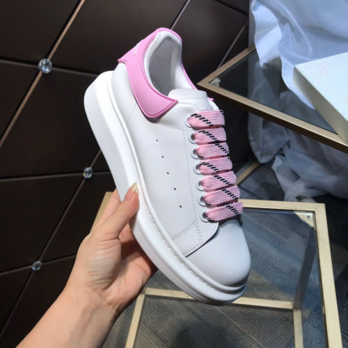 Alexander McQueen Womens Mens Shoes Fashion Sneakers Unisex Design Luxury Brand Oversized Sneaker with Box