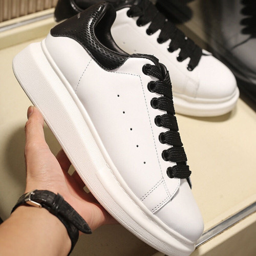 Alexander McQueen Womens Mens Shoes Fashion Sneakers Unisex Design Luxury Brand Oversized Sneaker with Box