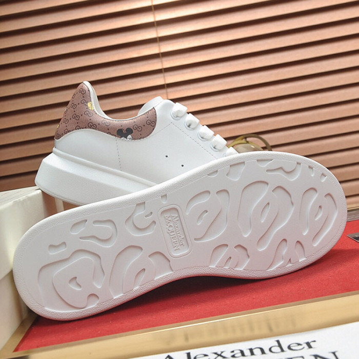 Alexander McQueen Womens Mens Shoes Fashion Sneakers Unisex Design Luxury Brand Oversized Sneaker with Box