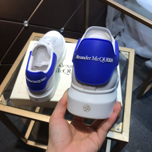 Alexander McQueen Womens Mens Shoes Fashion Sneakers Unisex Design Luxury Brand Oversized Sneaker with Box