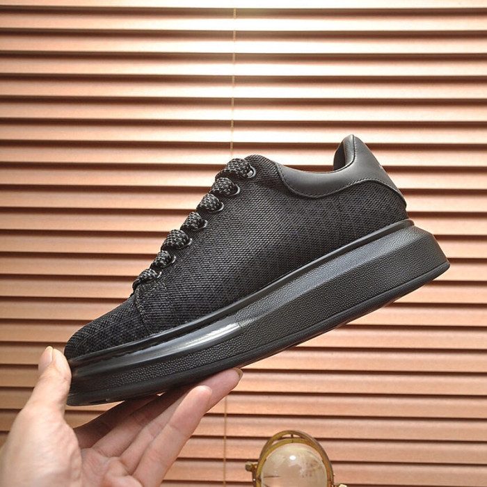 Alexander McQueen Womens Mens Shoes Fashion Sneakers Unisex Design Luxury Brand Oversized Sneaker with Box