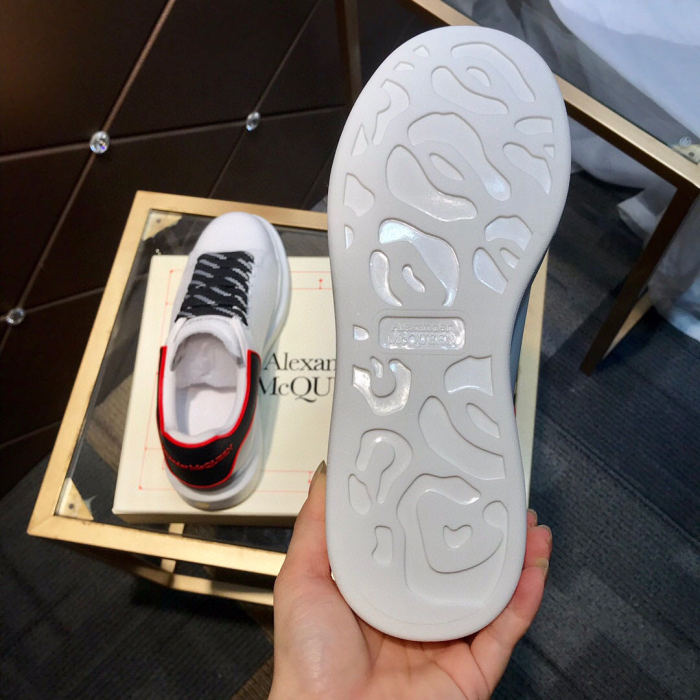Alexander McQueen Womens Mens Shoes Fashion Sneakers Unisex Design Luxury Brand Oversized Sneaker with Box