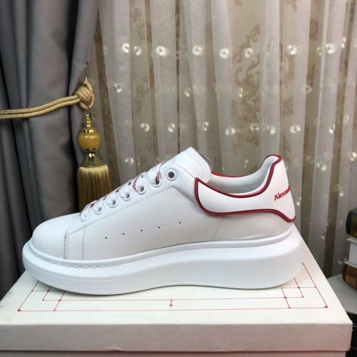 Alexander McQueen Womens Mens Shoes Fashion Sneakers Unisex Design Luxury Brand Oversized Sneaker with Box