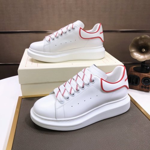 Alexander McQueen Womens Mens Shoes Fashion Sneakers Unisex Design Luxury Brand Oversized Sneaker with Box