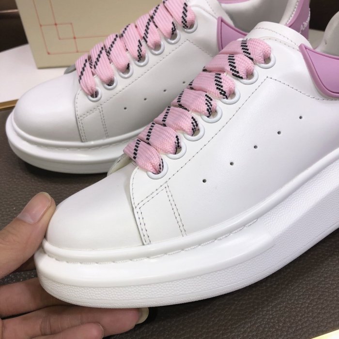 Alexander McQueen Womens Mens Shoes Fashion Sneakers Unisex Design Luxury Brand Oversized Sneaker with Box