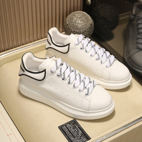 Alexander McQueen Womens Mens Shoes Fashion Sneakers Unisex Design Luxury Brand Oversized Sneaker with Box