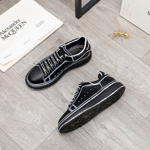 Alexander McQueen Womens Mens Shoes Fashion Sneakers Unisex Design Luxury Brand Oversized Sneaker with Box
