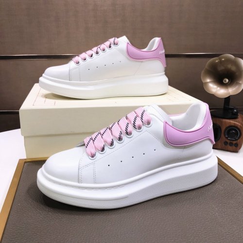 Alexander McQueen Womens Mens Shoes Fashion Sneakers Unisex Design Luxury Brand Oversized Sneaker with Box