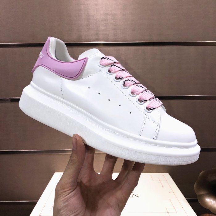 Alexander McQueen Womens Mens Shoes Fashion Sneakers Unisex Design Luxury Brand Oversized Sneaker with Box