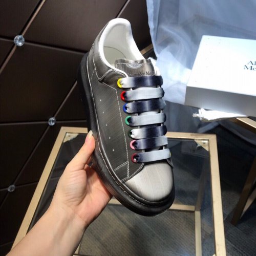 Alexander McQueen Womens Mens Shoes Fashion Sneakers Unisex Design Luxury Brand Oversized Sneaker with Box