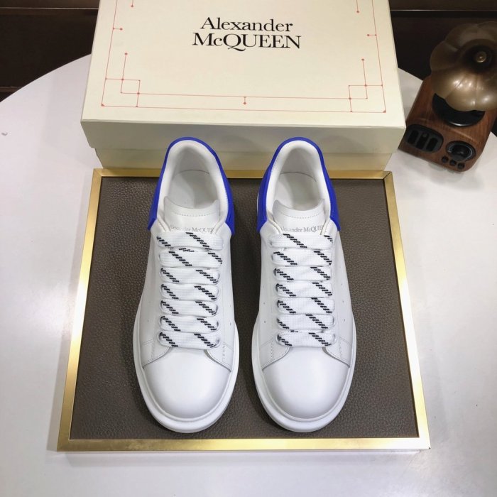 Alexander McQueen Womens Mens Shoes Fashion Sneakers Unisex Design Luxury Brand Oversized Sneaker with Box
