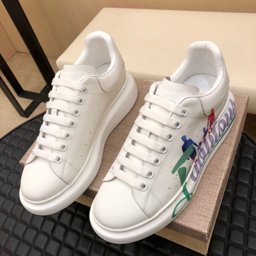 Alexander McQueen Womens Mens Shoes Fashion Sneakers Unisex Design Luxury Brand Oversized Sneaker with Box