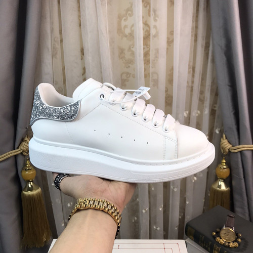 Alexander McQueen Womens Mens Shoes Fashion Sneakers Unisex Design Luxury Brand Oversized Sneaker with Box