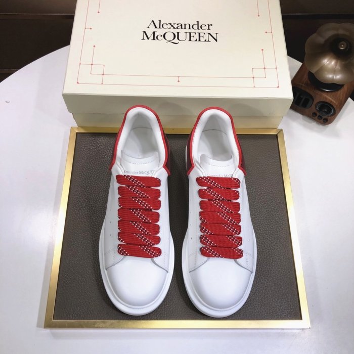 Alexander McQueen Womens Mens Shoes Fashion Sneakers Unisex Design Luxury Brand Oversized Sneaker with Box