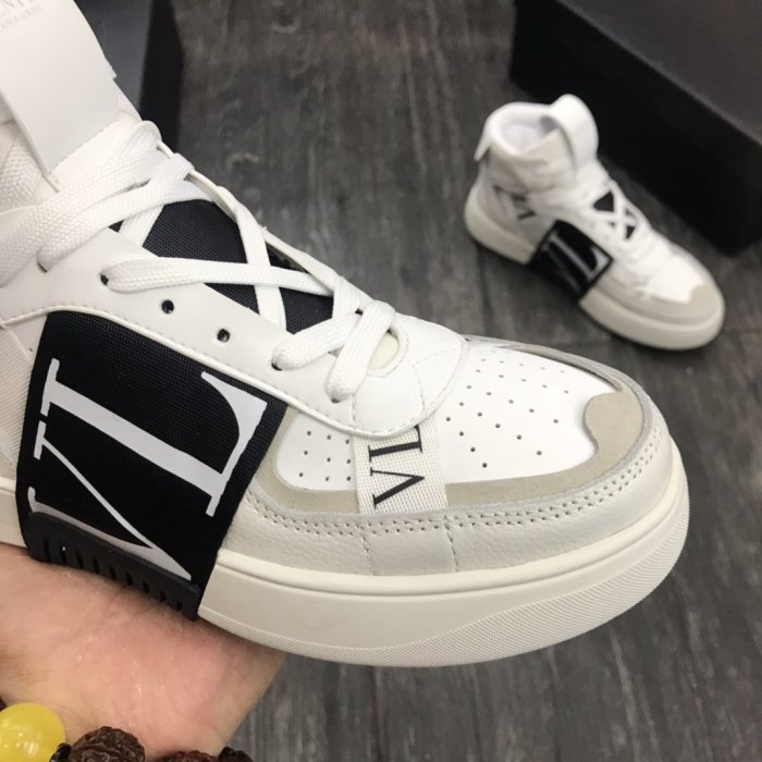 Valentino Men and Women Shoes Fashion Design Luxury Brand