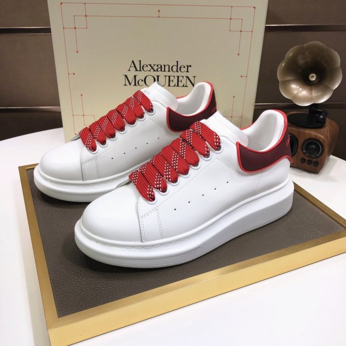 Alexander McQueen Womens Mens Shoes Fashion Sneakers Unisex Design Luxury Brand Oversized Sneaker with Box