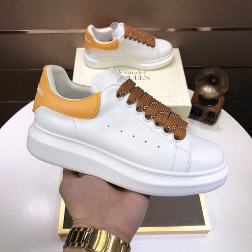 Alexander McQueen Womens Mens Shoes Fashion Sneakers Unisex Design Luxury Brand Oversized Sneaker with Box