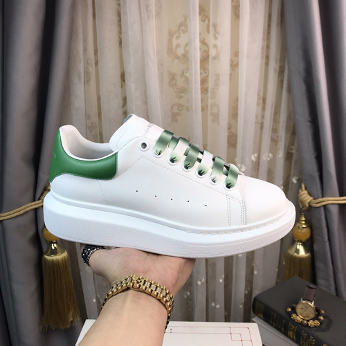 Alexander McQueen Womens Mens Shoes Fashion Sneakers Unisex Design Luxury Brand Oversized Sneaker with Box