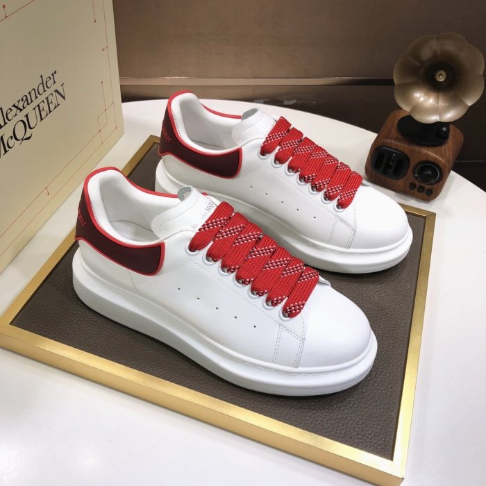 Alexander McQueen Womens Mens Shoes Fashion Sneakers Unisex Design Luxury Brand Oversized Sneaker with Box