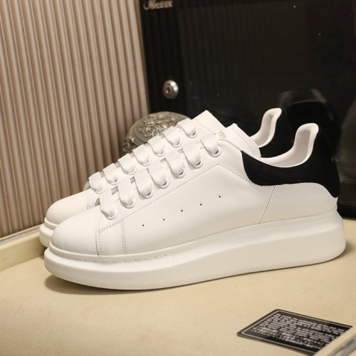 Alexander McQueen Womens Mens Shoes Fashion Sneakers Unisex Design Luxury Brand Oversized Sneaker with Box