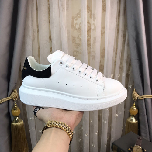 Alexander McQueen Womens Mens Shoes Fashion Sneakers Unisex Design Luxury Brand Oversized Sneaker with Box