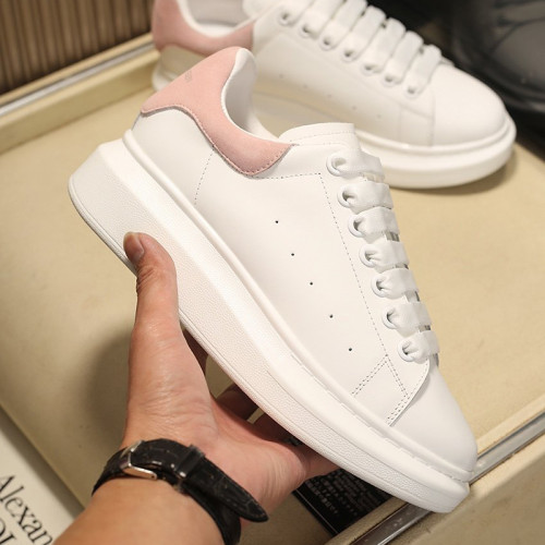 Alexander McQueen Womens Mens Shoes Fashion Sneakers Unisex Design Luxury Brand Oversized Sneaker with Box