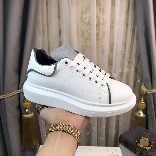 Alexander McQueen Womens Mens Shoes Fashion Sneakers Unisex Design Luxury Brand Oversized Sneaker with Box