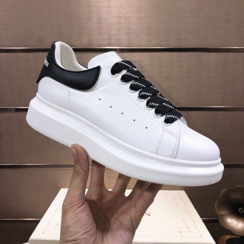 Alexander McQueen Womens Mens Shoes Fashion Sneakers Unisex Design Luxury Brand Oversized Sneaker with Box Whatsapp【+1-3239614486】