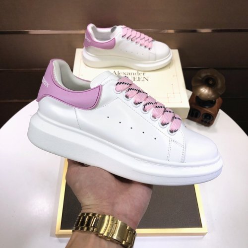 Alexander McQueen Womens Mens Shoes Fashion Sneakers Unisex Design Luxury Brand Oversized Sneaker with Box