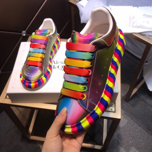 Alexander McQueen Womens Mens Shoes Fashion Sneakers Unisex Design Luxury Brand Oversized Sneaker with Box