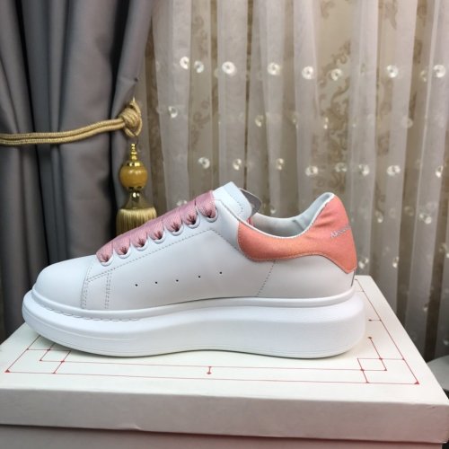 Alexander McQueen Womens Mens Shoes Fashion Sneakers Unisex Design Luxury Brand Oversized Sneaker with Box