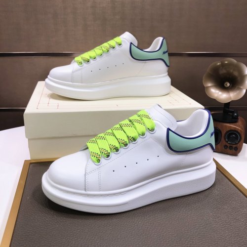 Alexander McQueen Womens Mens Shoes Fashion Sneakers Unisex Design Luxury Brand Oversized Sneaker with Box