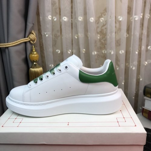 Alexander McQueen Womens Mens Shoes Fashion Sneakers Unisex Design Luxury Brand Oversized Sneaker with Box