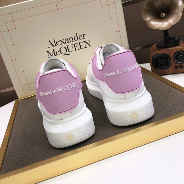 Alexander McQueen Womens Mens Shoes Fashion Sneakers Unisex Design Luxury Brand Oversized Sneaker with Box